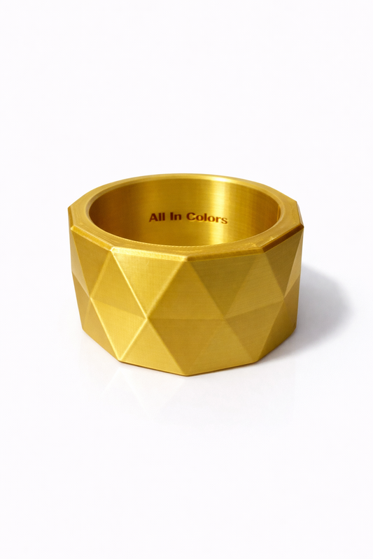Timeless bangle